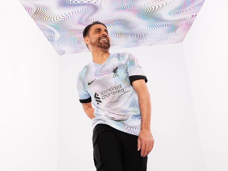 Il Liverpool, Yousef e la maglia da trasferta