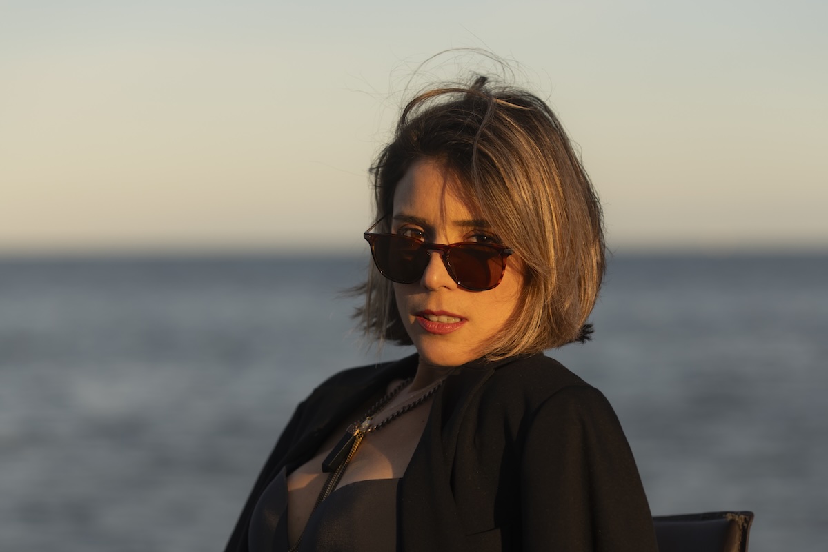 Ella Romand rilegge More Love di Husa & Zeyada